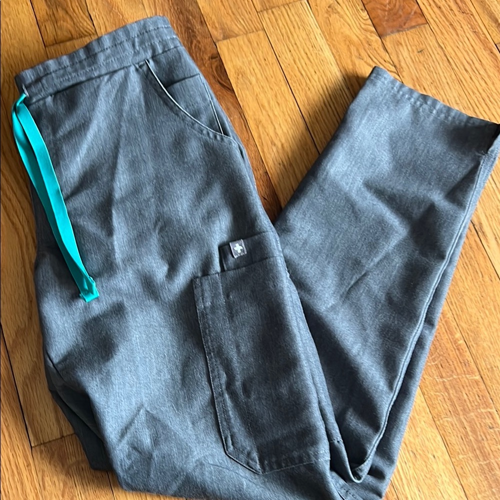 Figs Yola Skinny scrubs graphite XS/P